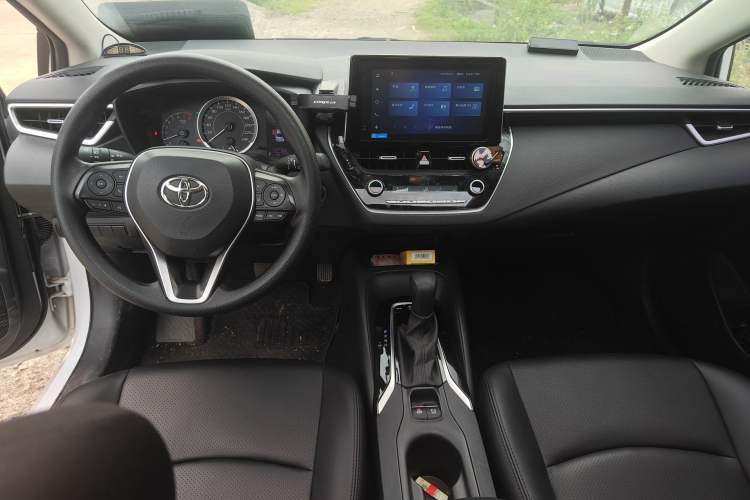 Used Toyota Corolla 2021 TNGA 1.5L CVT Elite CARE Edition Center Console