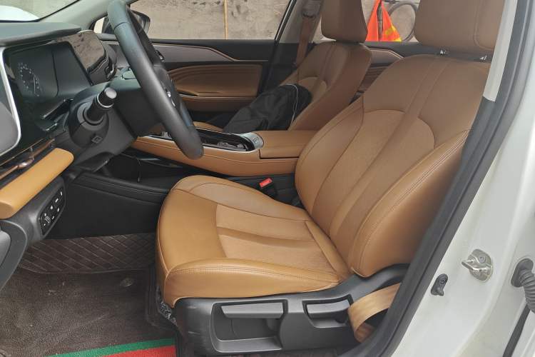 Used AION S Plus 2025 Travel Edition 52.998 kWh Left Front Seat