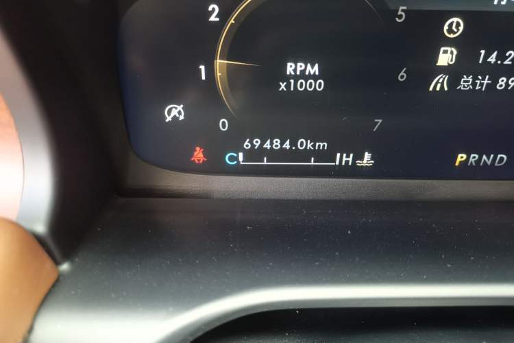 Used Lincoln Aviator 2020 3.0T V6 All-Wheel Drive Executive Version Odometer Close Up