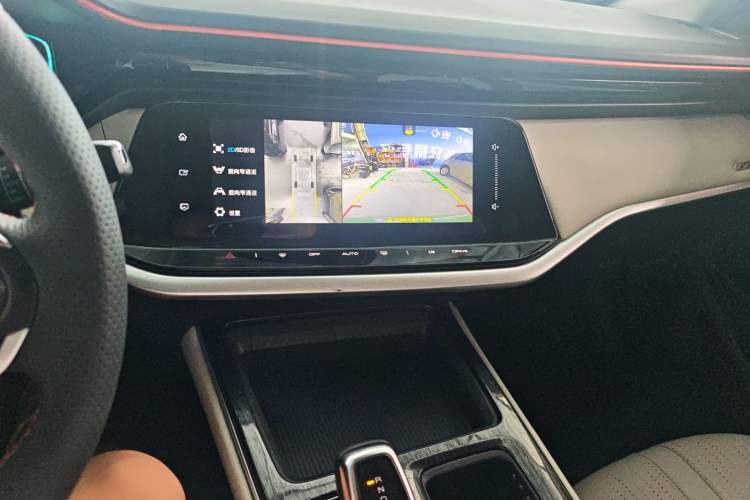 Used Dongfeng Aeolus Yixuan MAX 2023 1.5T Super Cool Trendy Dad Edition Audio And AC Panel