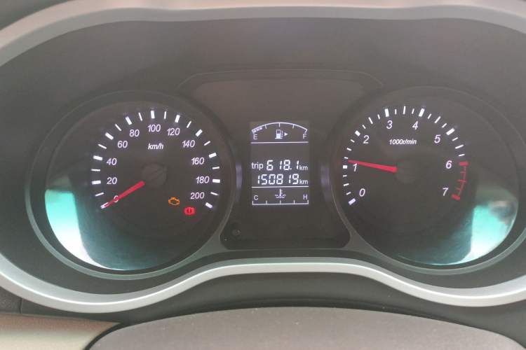 Used Jinbei 750 2015 1.5L Luxury Model