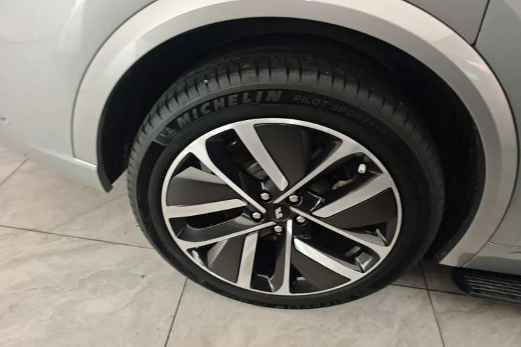 Used Li Auto L9 2022 Max model Exterior 5