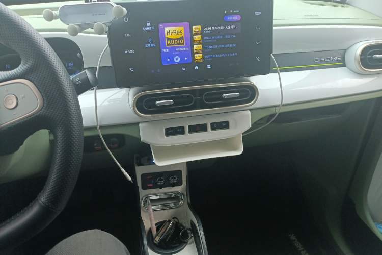 Used Geely Galaxy Panda 2025 210km Panda Rider Audio And AC Panel