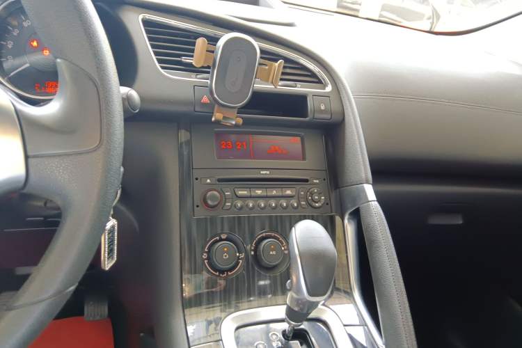 Used Peugeot 3008 2015 1.6THP Automatic Classic Edition