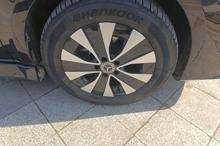 Used Mercedes-Benz Vito 2023 2.0T Elite Version 7 Seats Right Front Wheel Hub