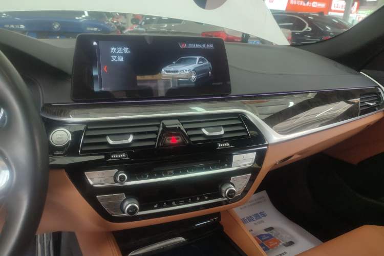 Used BMW 5 Series 2018 Restyled 530Li Leading Edition M Sport Package
