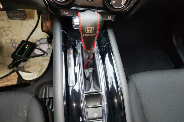 Used Honda Vezel 2015 1.5L CVT two-wheel drive Comfort trim
