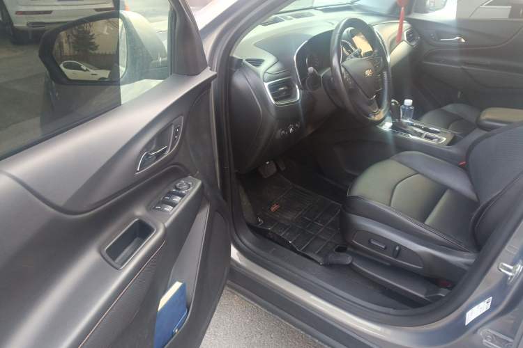 Used Chevrolet Equinox 2018 550T Automatic All-Wheel-Drive Explorer Edition Driver Seat