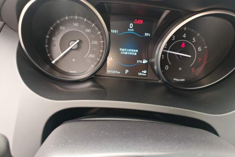 Used Jaguar E-PACE 2018 P200 S China VI Odometer Close Up