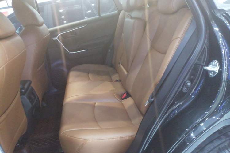 Used Toyota RAV4 2024 2.0L CVT Two-Wheel Drive Urban Edition
