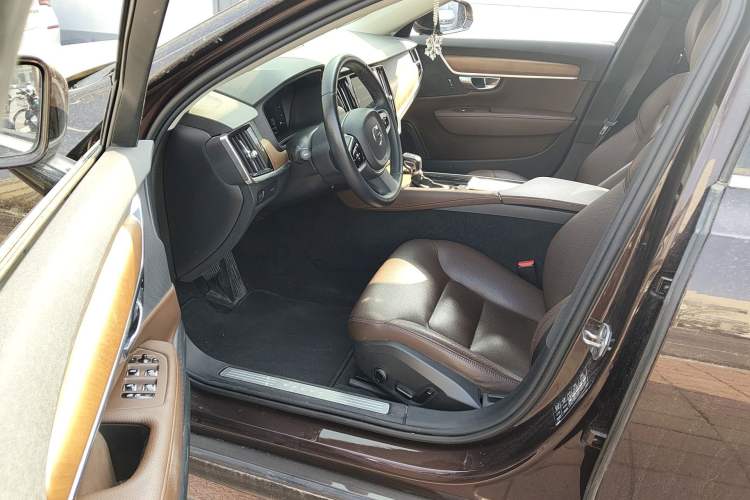 Used Volvo S90 2019 T5 Zhiyi Edition
