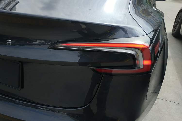 Used Tesla Model 3 2023 Rear-Wheel-Drive Version
