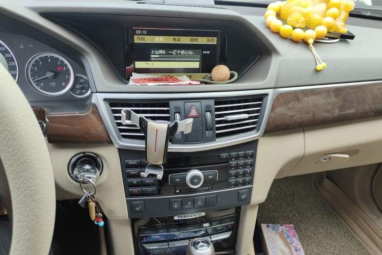 Used Mercedes-Benz E-Class 2010 E 260 L CGI Elegant Model Audio And AC Panel