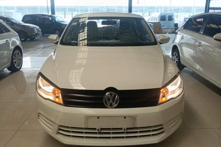 Used Volkswagen Jetta 2015 1.6L Automatic Fashion Model Front