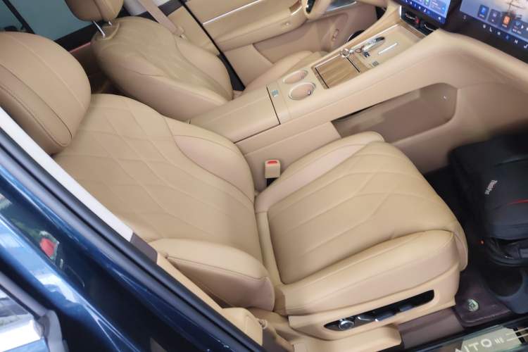 Used Hima AITO M8 2025 Model, Pure Electric Max+ Five-Seat All-Wheel-Drive Version
