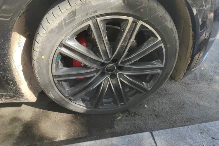 Used Hima Luxeed R7 2024 All-Electric 736 km Ultra