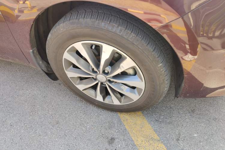 Used Kia Carnival 2017 2.2T Flagship Edition China V Standard Right Front Wheel Hub