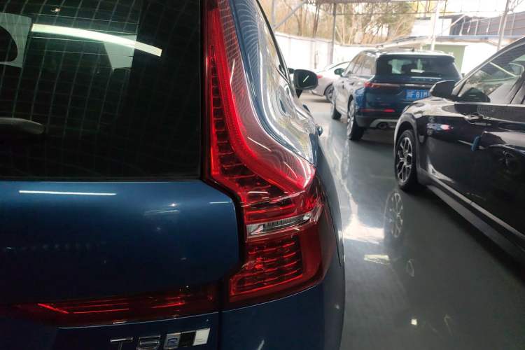 Used Volvo XC60 2019 T5 4x4 Smart & Dynamic Sport Edition China VI Standard
