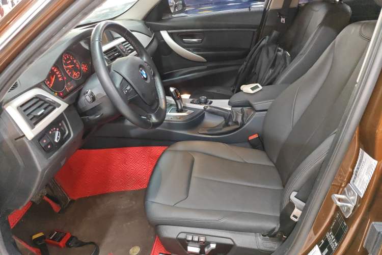 Used BMW 3 Series 2016 320Li Ambition Model
