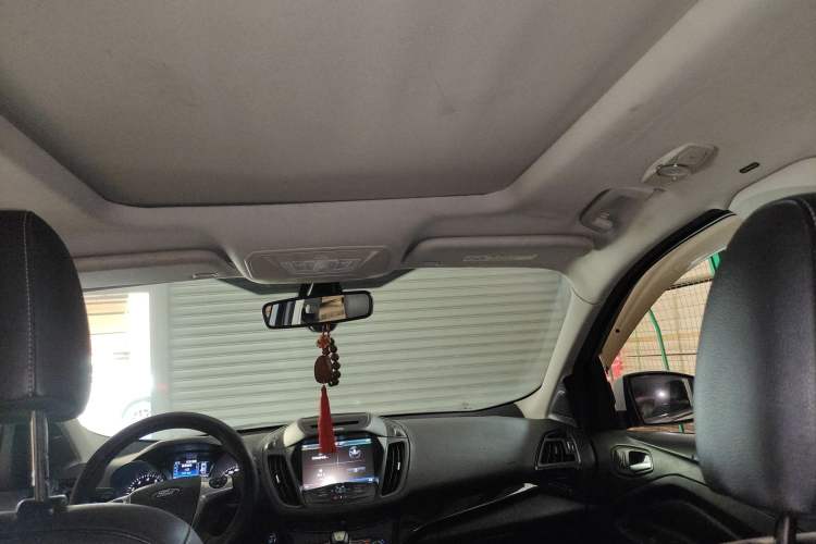 Used Ford Kuga 2013 2.0L GTDi Four-Wheel-Drive Sport Model Headliner