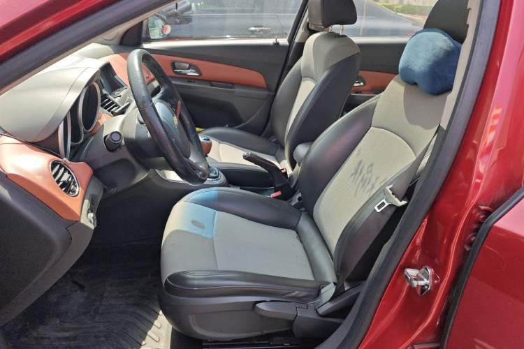 Used Chevrolet Cruze 2013 1.6L SE MT Left Front Seat