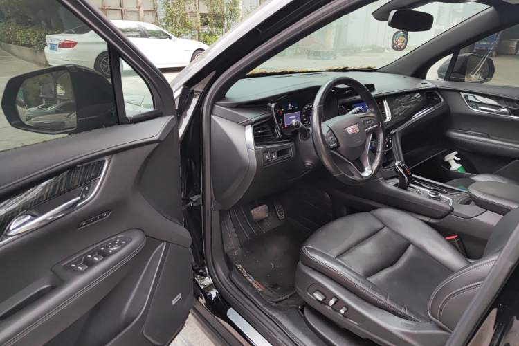 Used Cadillac XT6 2021 28T Six-Seater Four-Wheel-Drive Luxury Version
