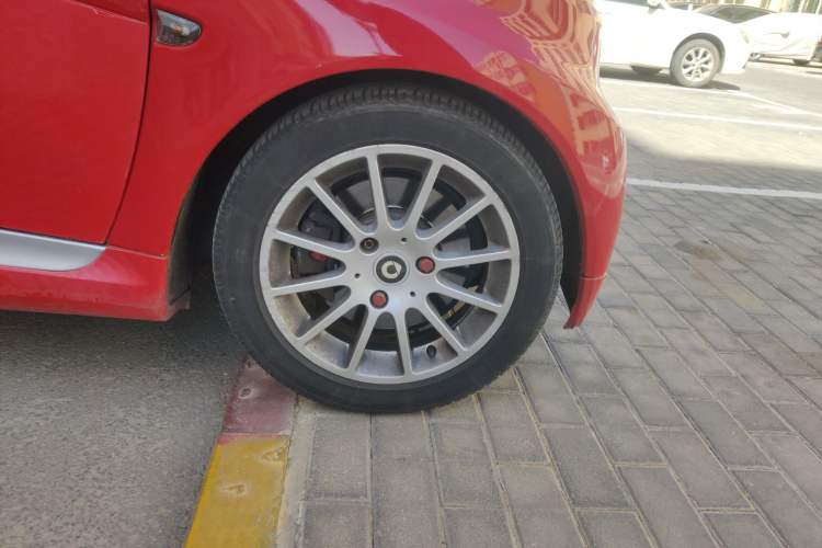 Used smart fortwo 2011 1.0 MHD Hardtop Passion Edition Right Front Wheel Hub