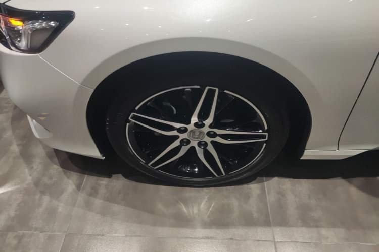 Used Honda Accord 2022 260TURBO Phantom Night · Prestige Edition Left Front Wheel Hub