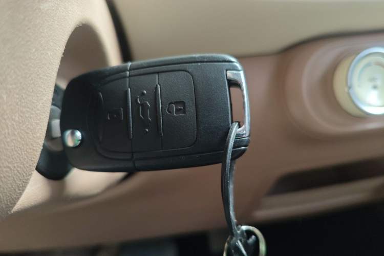 Used Wuling Hongguang MINIEV 2025 Four-Door Version Advanced Edition Vehicle Key