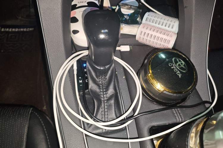 Used Toyota Avalon 2019 2.0L Luxury Edition China VI Standard Gear Lever