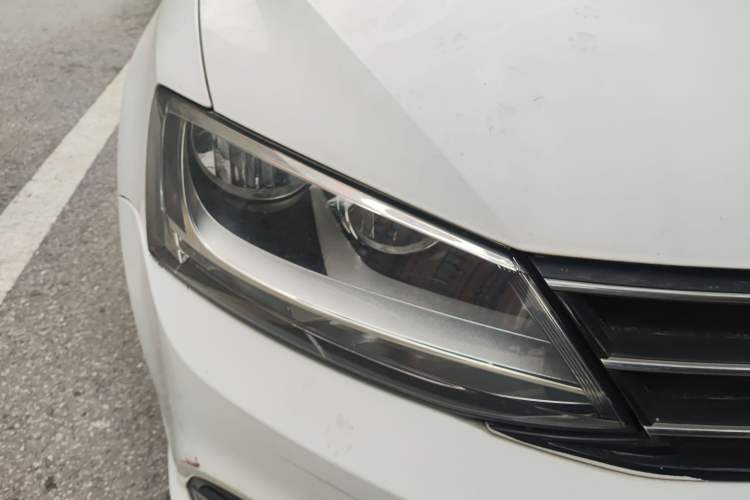 Used Volkswagen Sagitar 2015 1.6L Automatic Comfort Model
