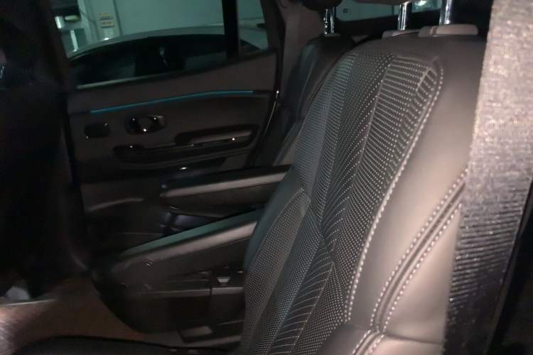 Used Nio ES8 2022 100 kWh Six-Seater Version Left Rear Seat