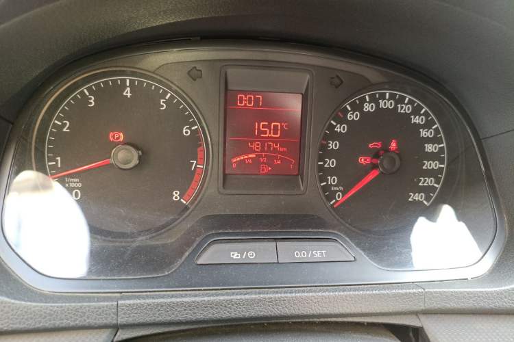 Used Volkswagen Jetta 2015 Zhuihui Edition 1.4L Manual Fashion Model