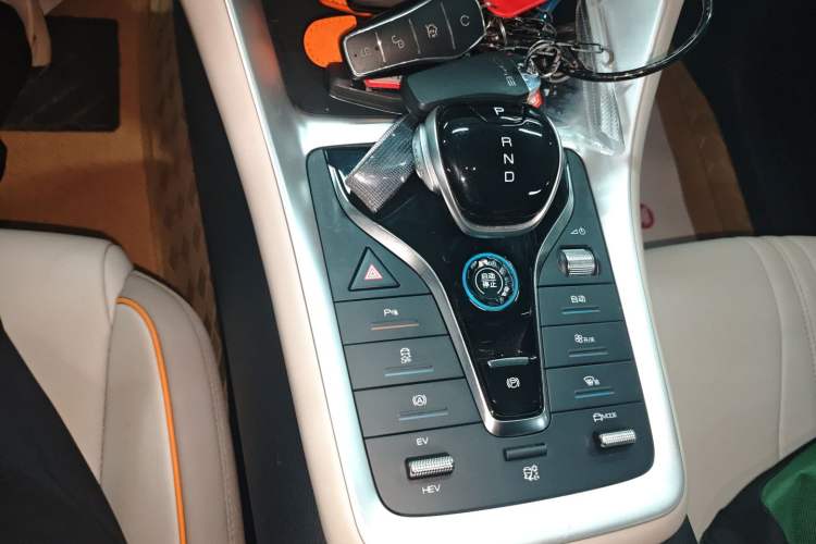 Used BYD Song Pro New Energy 2024 HONOR Edition DM-i 71KM Navigation Model
