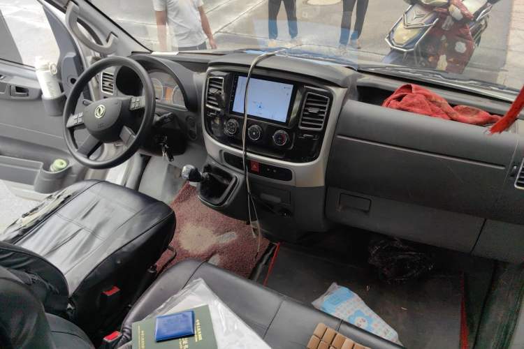 Used Dongfeng Yufeng 2020 2.3T Economy Van Long Wheelbase High Roof 3-Seater WP2.3
