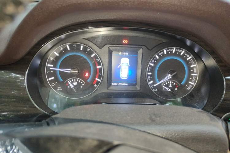 Used Haval H2 2014 1.5T Manual Two-Wheel Drive Elite Edition Instrument Cluster