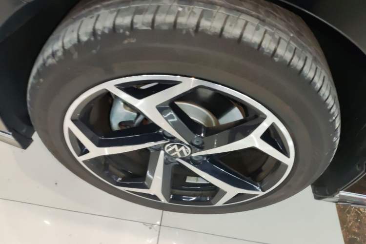 Used Volkswagen Magotan 2025 Revised Version Zhongxiang Edition 280TSI DSG Luxury Trim Exterior 4