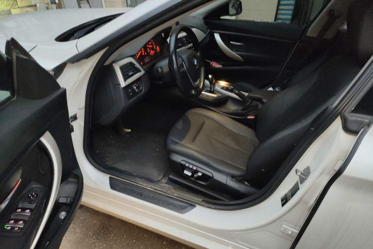 Used BMW 3 Series GT 2016 320i Fashion Model
