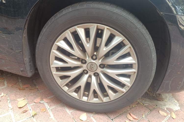 Used Infiniti Q70 2019 Q70L 2.0T Elite Plus Version
