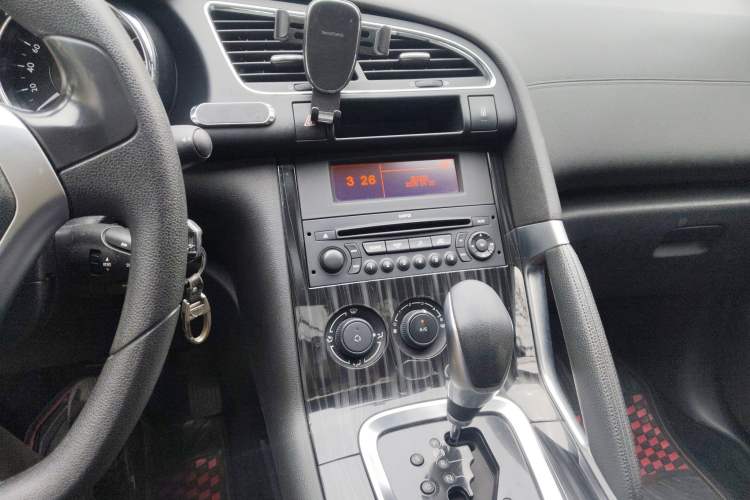 Used Peugeot 3008 2015 2.0L Automatic Classic Edition Audio And AC Panel