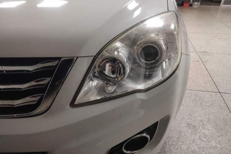 Used Haval H6 2014 Upgraded Model 2.0T Diesel Manual Two-Wheel Drive Elite Version