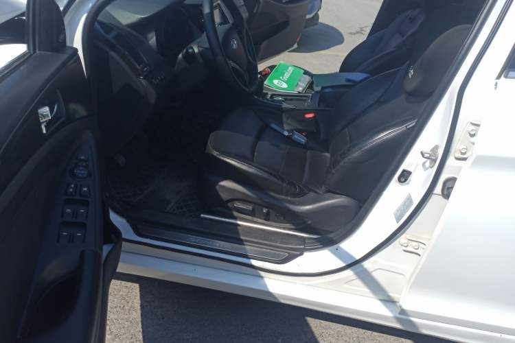 Used Hyundai Sonata 2011 2.0L Automatic Luxury Edition