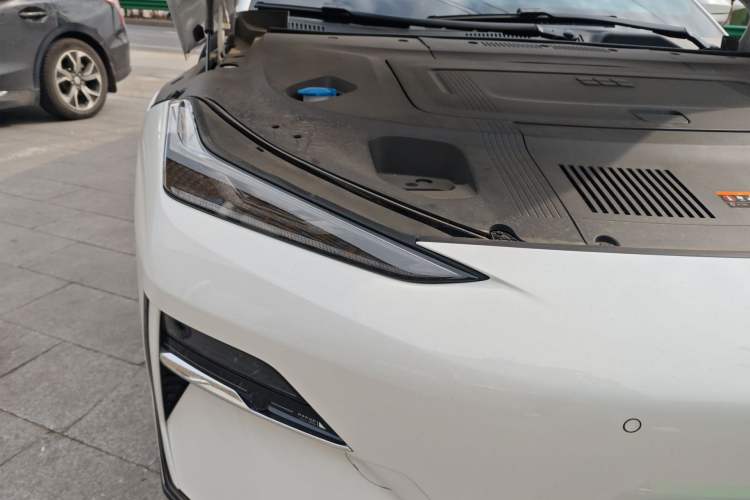 Used Geely Galaxy E8 2025 700 km Long-Range Intelligent Driving Version