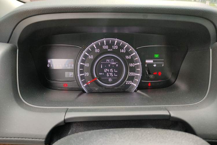 Used Honda Odyssey 2017 2.4L Smart Edition Odometer Close Up