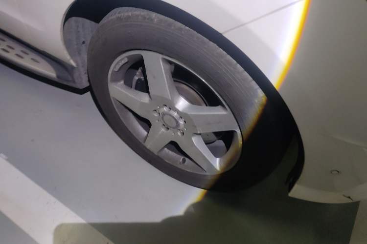 Used Mercedes-Benz M-Class 2014 ML 400 4MATIC Luxury Model
