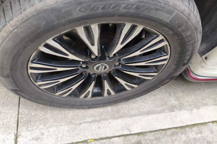 Used Nissan Patrol 2017 4.0L XE Middle East Version Exterior 4