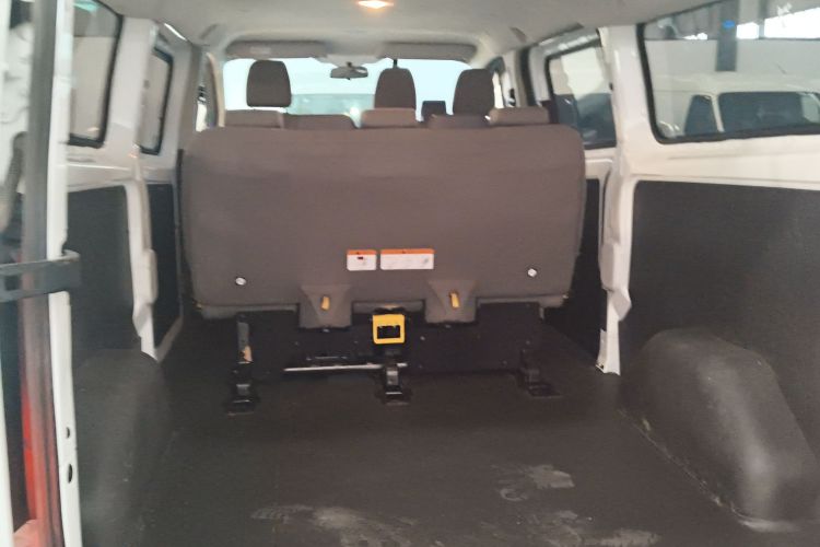 Used Ford Transit 2020 2.0T Diesel Multi-Function Commercial Vehicle Mid-Chassis Low-Roof Design with Dual Rear Doors Meeting China VI Emission Standards Trunk