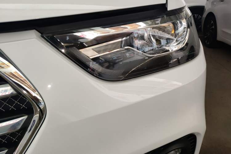 Used Haval H6 2018 Sport Edition 1.5T Manual Two-Wheel Drive Elite Model China V Standard Left Front Headlight