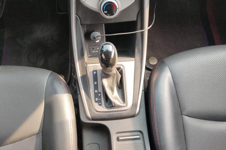 Used Hyundai Elantra (5th Generation / Langdong) 2016 1.6L Automatic Smart Version
