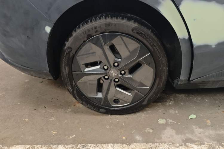 Used XPeng MONA M03 2024 620 with Ultra-Long Range Right Rear Wheel Hub